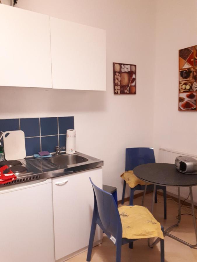 Beautiful Apartment Near The Centre Вена Экстерьер фото